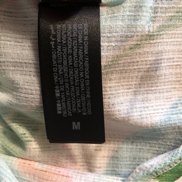 Hurley Tropical Flounce Tank. NWT - Picture 8 of 8